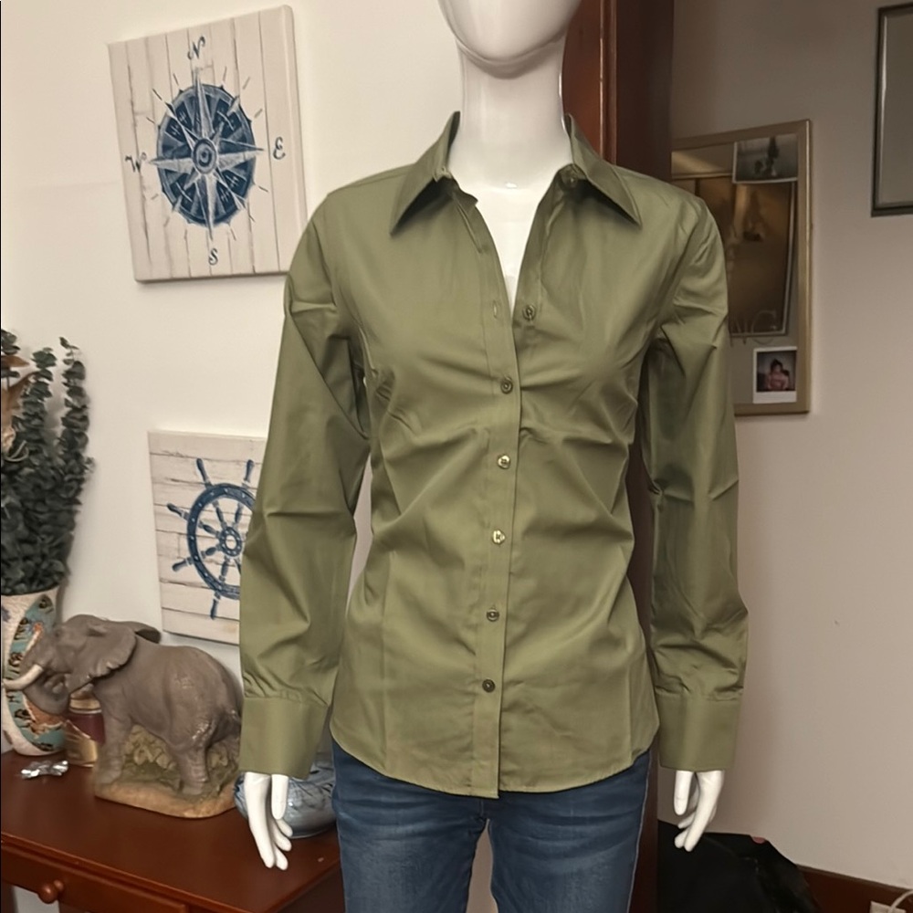 NWT northern reflections size small Olive Green Women's Button-Up Shirt